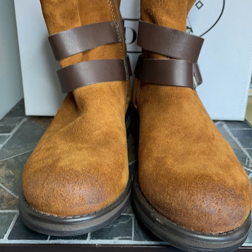 Steve Madden Dormaa Cognac Suede Ankle Boots - Picture 3 of 11